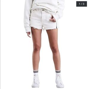 Levi’s Altered 501 size 26 white zip shorts